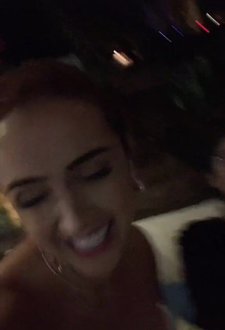 3. Wonderful juhvellegas Shows Cleavage