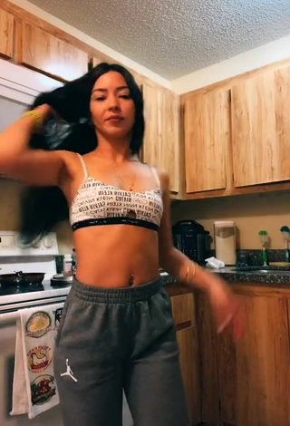1. Amazing Lianny Milan Shows Cleavage in Hot Crop Top