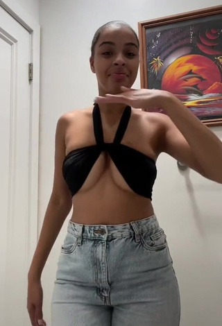 Alluring Lynn Bailey Shows Cleavage in Erotic Black Crop Top and Bouncing Breasts (Underboob)