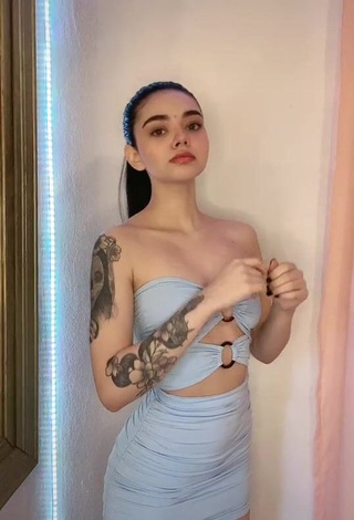 1. Irresistible Melisa Ruiz Shows Cleavage in Blue Dress