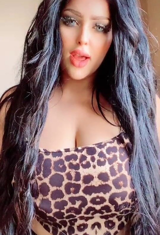 1. Erotic Salma Elshimy Shows Cleavage in Leopard Crop Top