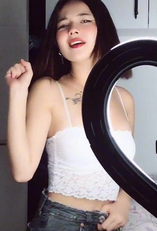 Erotic sevdoraa Shows Cleavage in White Crop Top