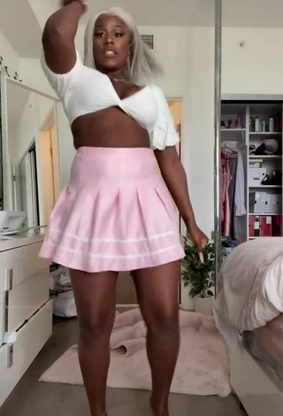 3. Sweetie Skaibeauty Shows Cleavage in White Crop Top and Bouncing Boobs