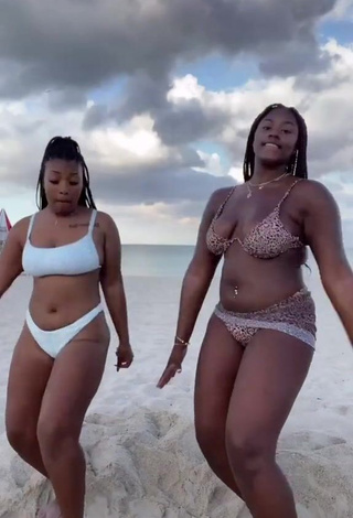 1. Skaibeauty Looks Hot in Bikini at the Beach and Bouncing Breasts