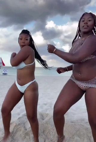Skaibeauty Looks Hot in Bikini at the Beach and Bouncing Breasts