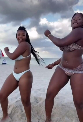 3. Skaibeauty Looks Hot in Bikini at the Beach and Bouncing Breasts