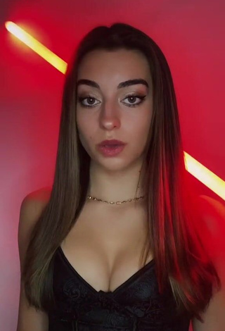 Captivating Léa Martinez Shows Cleavage