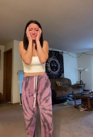 3. Erotic Jaime Shows Cleavage in White Crop Top