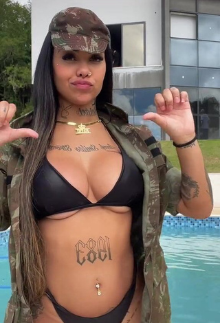 1. Erotic Nathi Rodrigues Shows Butt at the Swimming Pool (Underboob)