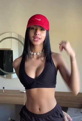 Fine Maria Eduarda de Matos Barbosa Shows Cleavage in Sweet Black Crop Top and Bouncing Breasts