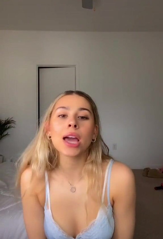 3. Erotic Emily Alexander Shows Cleavage in Blue Crop Top
