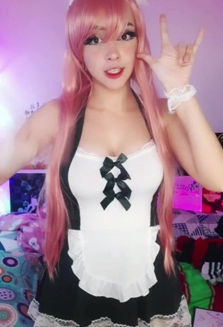 3. Sexy Itsmidna Shows Cleavage in Dress and Bouncing Tits