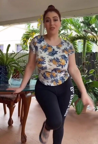 Hottest Jane Rocci Shows Big Butt