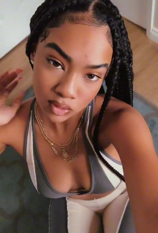 1. Sweetie K'lian Ariah Shows Cleavage in Crop Top