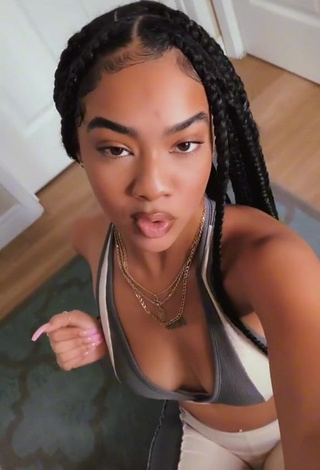 Sweetie K'lian Ariah Shows Cleavage in Crop Top