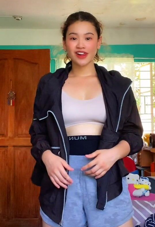 1. Irresistible Kemrie Shows Cleavage in Blue Crop Top and Bouncing Breasts