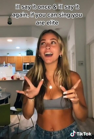 3. Erotic Lexxi.hall Shows Cleavage in Grey Crop Top
