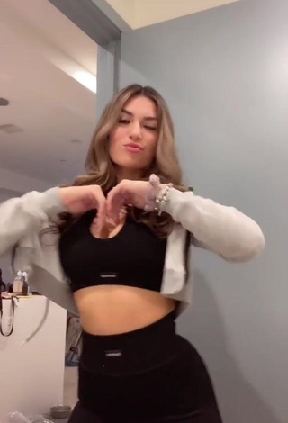 3. Luciana DelMar Looks Sensual in Black Crop Top and Cleavage