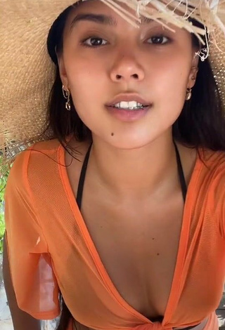 1. Beautiful Mai Lee Shows Cleavage in Sexy Orange Crop Top and Bouncing Boobs