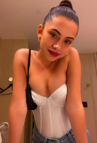Hottest Morgan Cohen Shows Cleavage