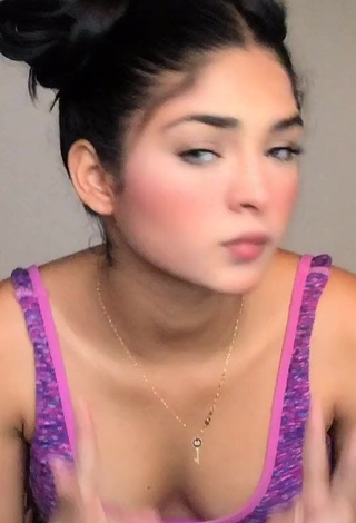 3. Captivating Paola del Castillo Shows Cleavage in Crop Top