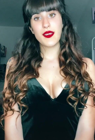 Seductive Alice Iori Shows Cleavage in Black Dress