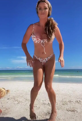 1. Erotic The Hartig Family Shows Cleavage in Bikini at the Beach and Bouncing Tits