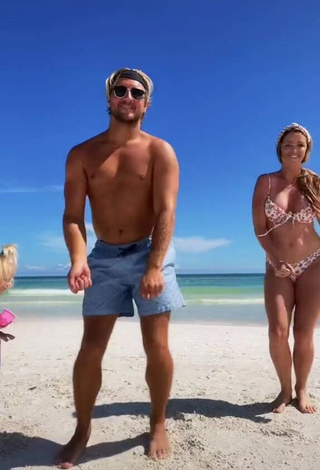 3. Erotic The Hartig Family Shows Cleavage in Bikini at the Beach and Bouncing Tits