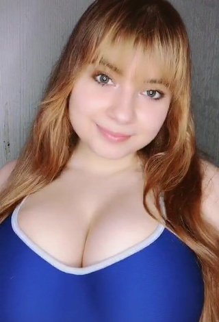 1. Hot Yami Shows Cleavage in Blue Crop Top and Bouncing Tits