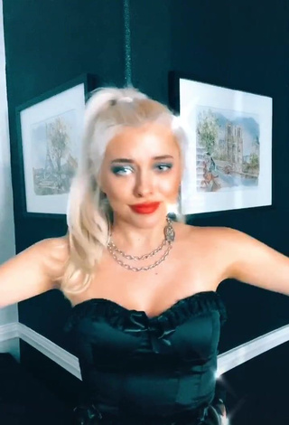 1. Erotic Bella Martinez Shows Cleavage in Black Tube Top