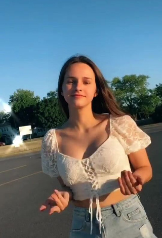 1. Irresistible Blackladder Shows Cleavage in White Crop Top and Bouncing Boobs