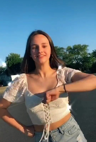 Irresistible Blackladder Shows Cleavage in White Crop Top and Bouncing Boobs