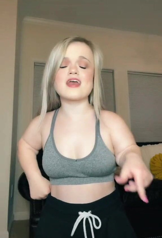 1. Irresistible Cassandra Mae Davis Shows Nipples