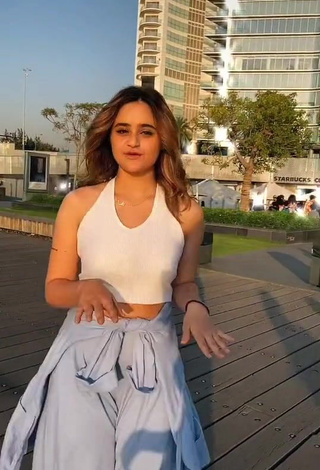3. Erotic Dana Chehab in White Crop Top