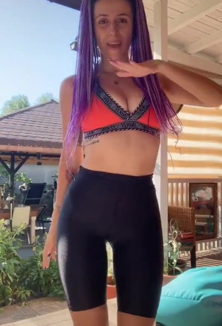3. Erotic Diana Condurache Shows Cleavage in Crop Top