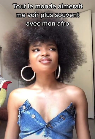 Erotic Emilietalk Shows Cleavage in Crop Top