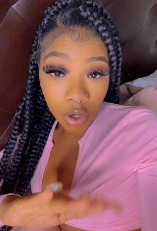 1. Hot Essieebaee Shows Cleavage in Pink Crop Top