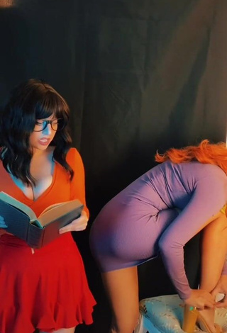 Erotic Hauntedhostess Shows Butt