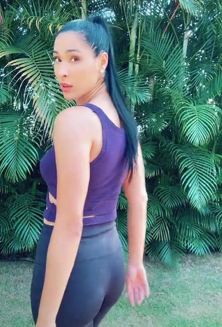 1. Erotic Jaqueline Shows Nipples and Bouncing Tits