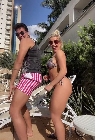 Jaquelline Looks Seductive in Bikini