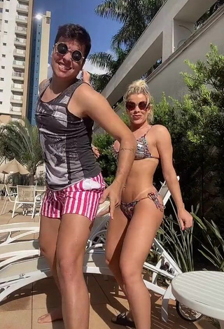 3. Jaquelline Looks Seductive in Bikini