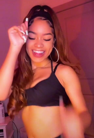 3. Lanii Kay Looks Sweet in Black Crop Top