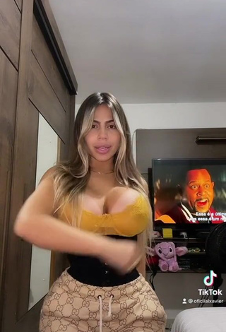 Camila Xavier Shows her Appealing Decollete