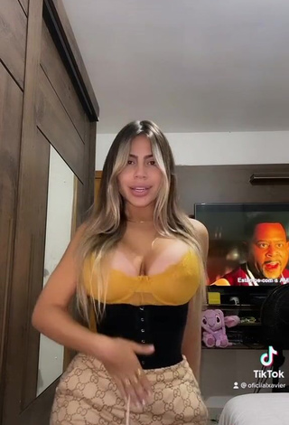 3. Camila Xavier Shows her Appealing Decollete