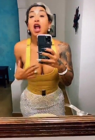 1. Erotic Paula Arias Shows Nipples