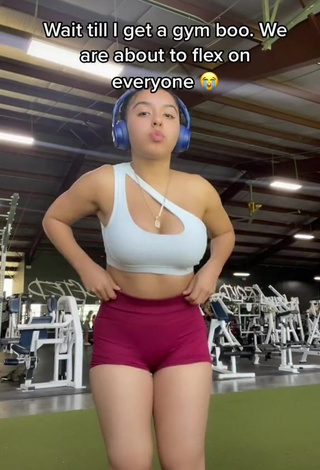 1. Irresistible Priscila Montoya Shows Cleavage in White Sport Bra in the Sports Club