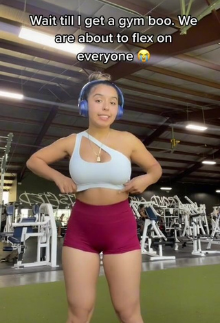 Irresistible Priscila Montoya Shows Cleavage in White Sport Bra in the Sports Club