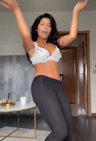 Irresistible Sabrine Khan Shows Cleavage in White Bra and Bouncing Boobs