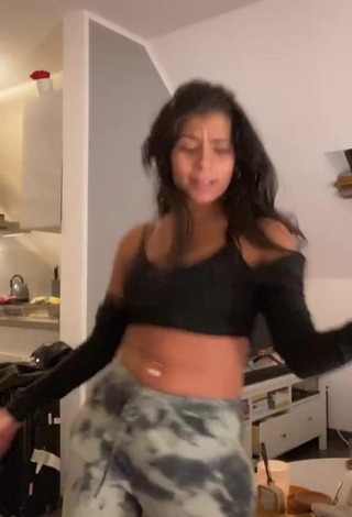 3. Dazzling Sabrine Khan in Inviting Black Crop Top and Bouncing Boobs