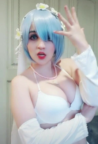 1. Hottie San Chan Claudia Shows Cleavage in White Bra and Bouncing Breasts